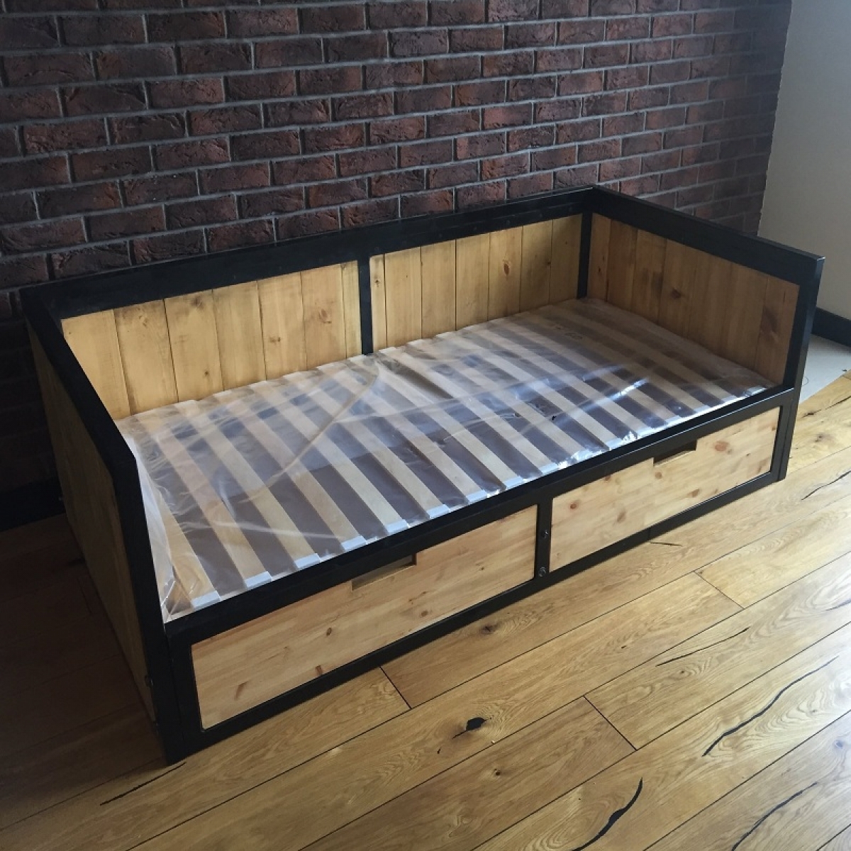 Кровать с ящиками в стиле Лофт 09